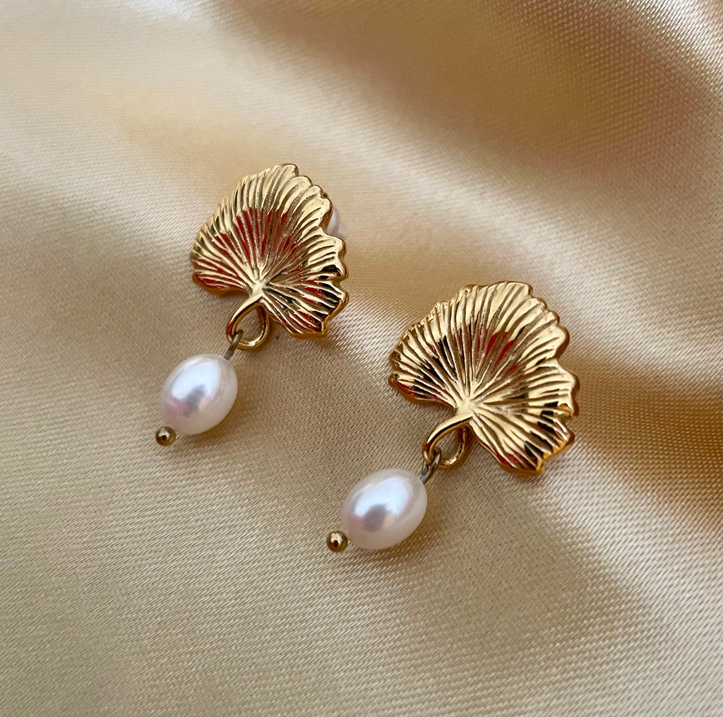 Earrings Capri - Oval Freshwater Pearls