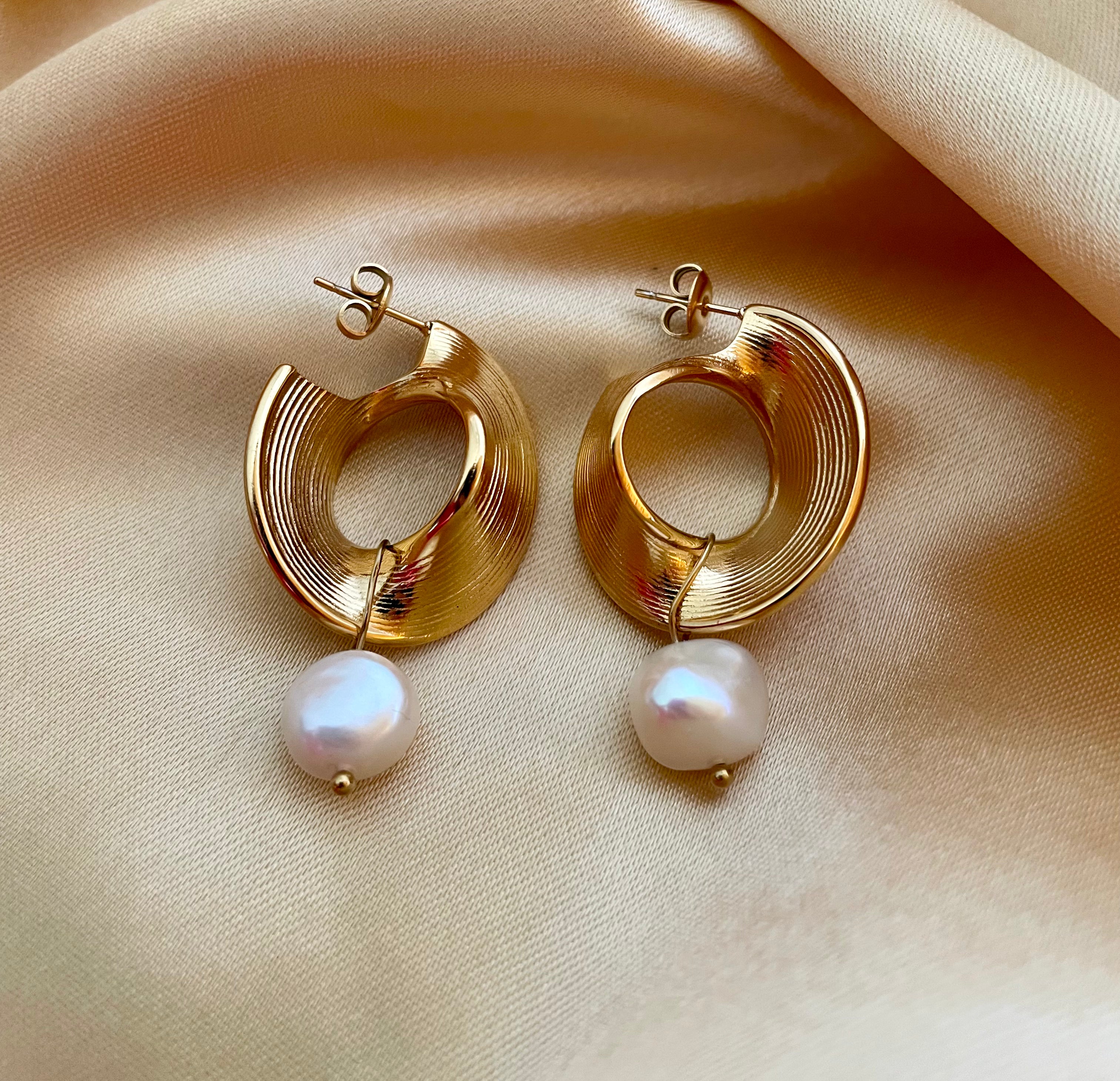 Earrings Amber - Organic Freshwater Pearl
